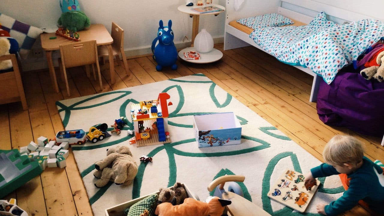Sicher und nicht gesundheitsgefährdend sollten Kinderzimmer und deren Einrichtung sein. Sicher und nicht gesundheitsgefährdend sollten Kinderzimmer und deren Einrichtung sein.