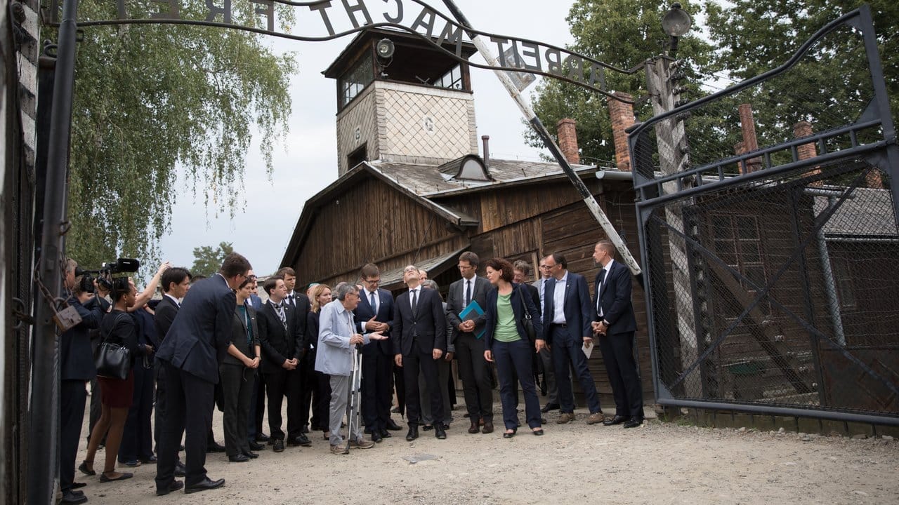 Maas besucht erstmals als Außenminister die KZ-Gedenkstätte Auschwitz.