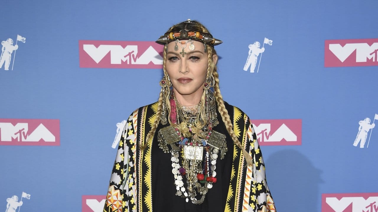 Madonna hat gerade ihren 60. Geburtstag gefeiert. Am Ende der Gala erinnerte sie an die verstorbene "Queen of Soul" Aretha Franklin.