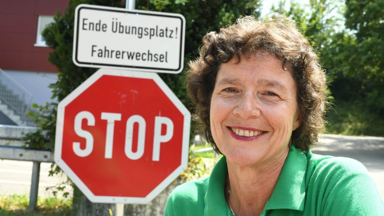 Manuela Wenglorz ist Geschäftsführerin der Verkehrswacht im Stadt- und Landkreis Karlsruhe e. Manuela Wenglorz ist Geschäftsführerin der Verkehrswacht im Stadt- und Landkreis Karlsruhe e.