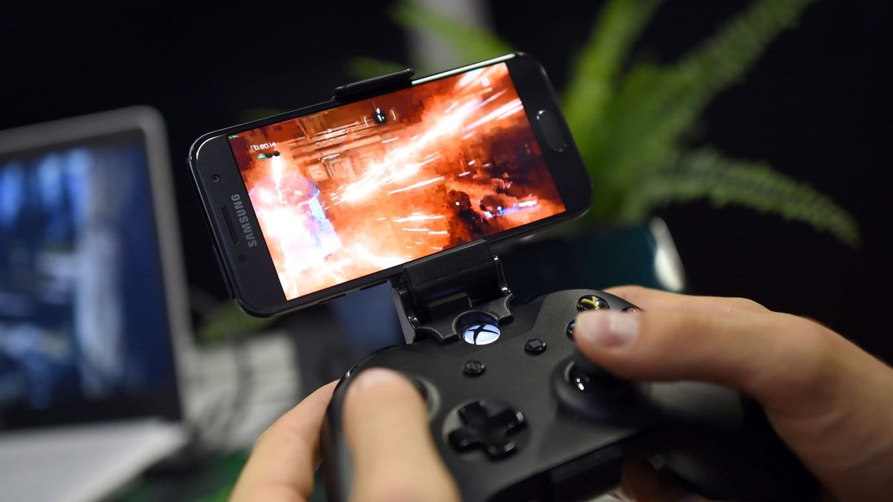 Der Cloud-Gaming-Dienst Shadow unterstützt viele Plattformen - darunter auch Smartphones. Der Cloud-Gaming-Dienst Shadow unterstützt viele Plattformen - darunter auch Smartphones.