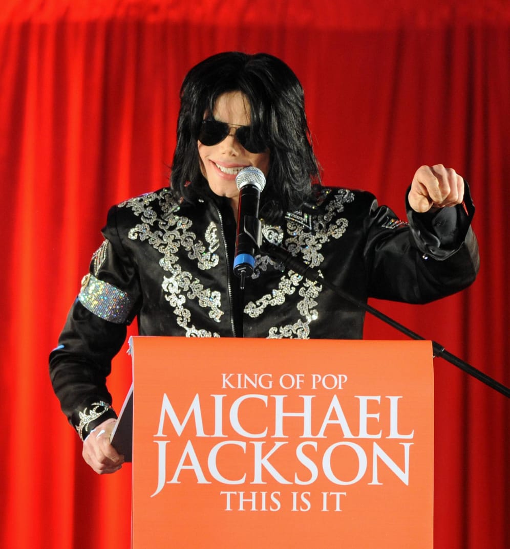 März 2009: Auf einer Pressekonferenz verkündet der Popstar, dass er zum letzten Mal bei der Tour "This Is It" auf der Bühne stehen wird. Dazu kam es nicht mehr.