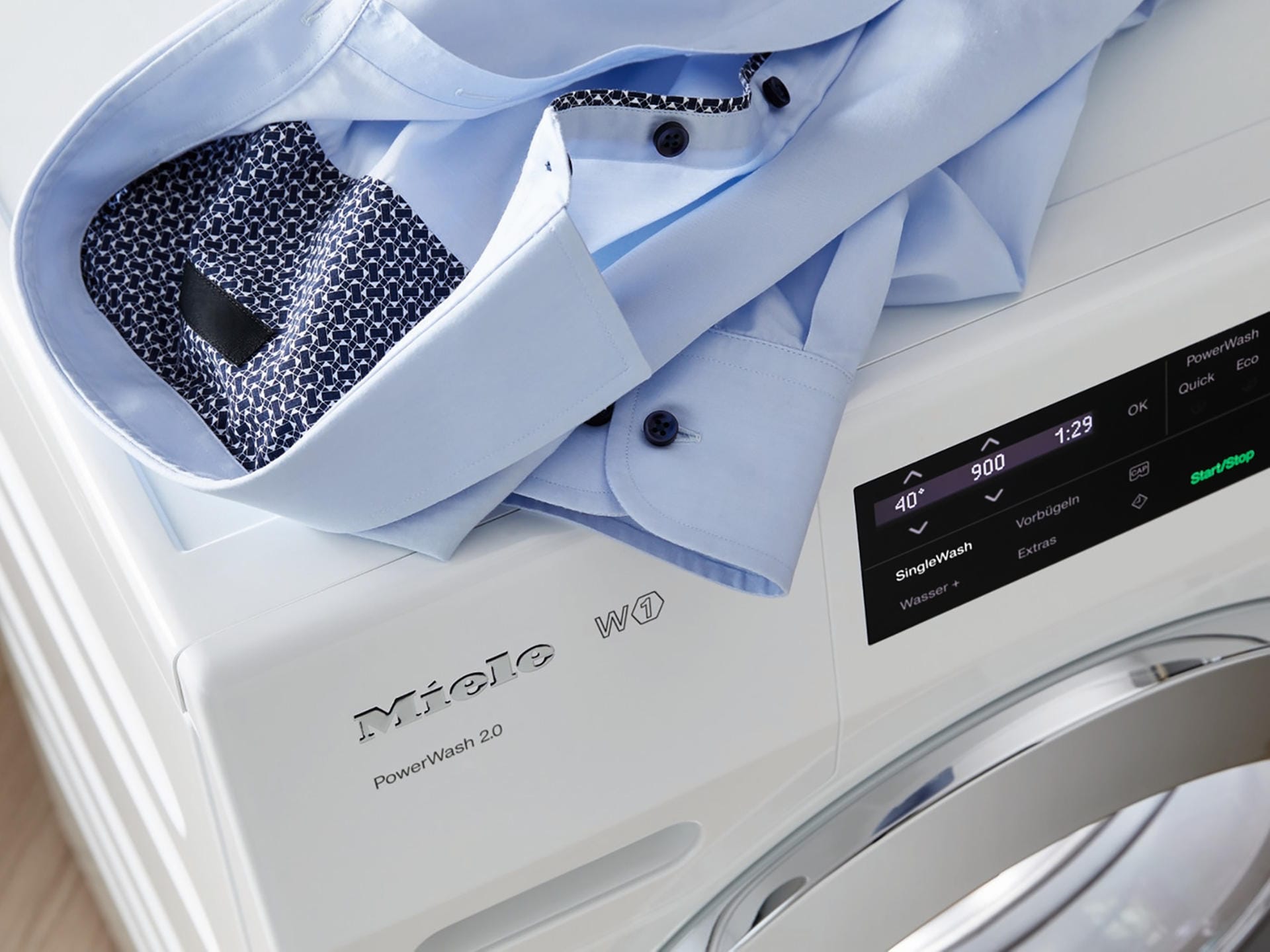 Miele bietet für Waschmaschinen nun eine Funktion an, bei der Wasser- und Energieverbrauch sowie die Programmlaufzeit auf kleine Mengen in der Trommel angepasst werden: Auch das entspricht der Idee, dass die Geräte flexibler werden sollen.