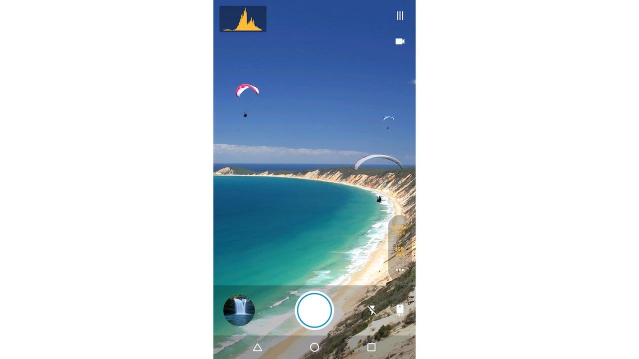 Die Oberfläche von "Footej Camera" ist bewusst sehr simpel gehalten. Die Oberfläche von "Footej Camera" ist bewusst sehr simpel gehalten.