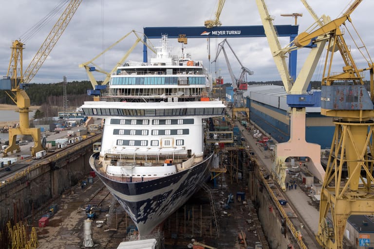In der Meyer Werft in Turku entsteht derzeit die neue "Mein Schiff 2". Sie ist weitgehend baugleich zur "Mein Schiff 1", die im Frühjahr 2018 kam.