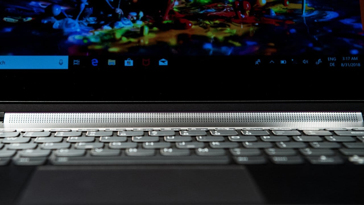Im neuen Lenovo-Notebook Yoga C930 steckt der Lautsprecher im Scharnier zwischen Bildschirm und Tastatur.