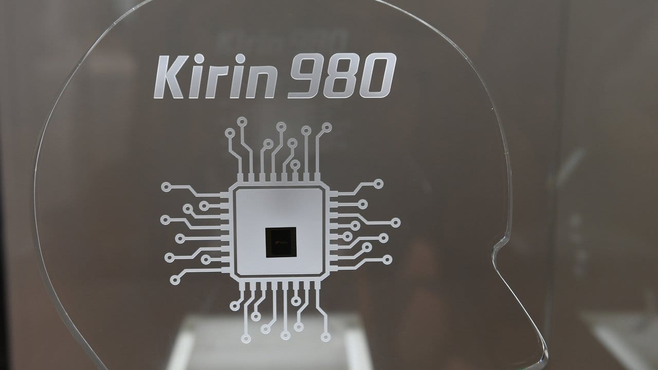 Der Huawei-Prozessor Kirin 980 soll die Leistung in Smartphones um 20 Prozent steigern und 40 Prozent weniger Energie verbrauchen als die bisherigen Top-Prozessoren.