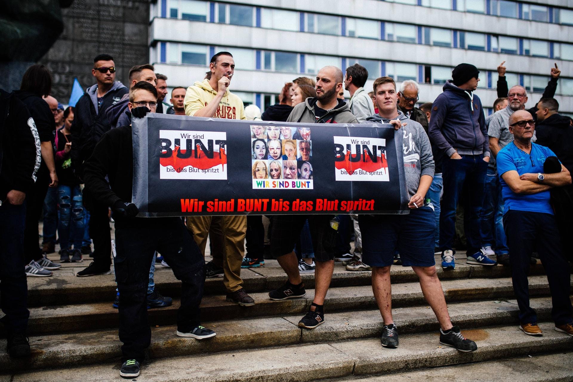 27 8 18 Ausschreitungen bei Pro Chemnitz Veranstaltung Nach dem Tod eines jungen Mannes bei ein