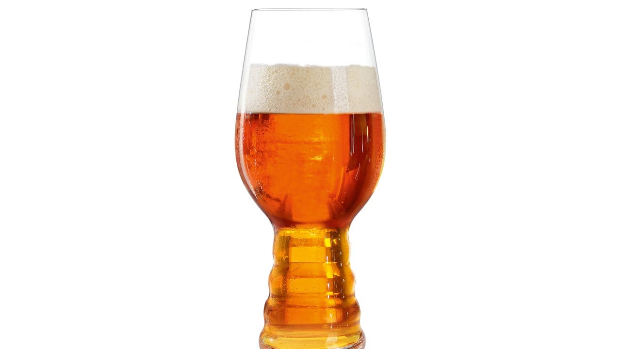 Diese Glasform eignet sich gut für die starken Aromen hopfenbetonter Biere.