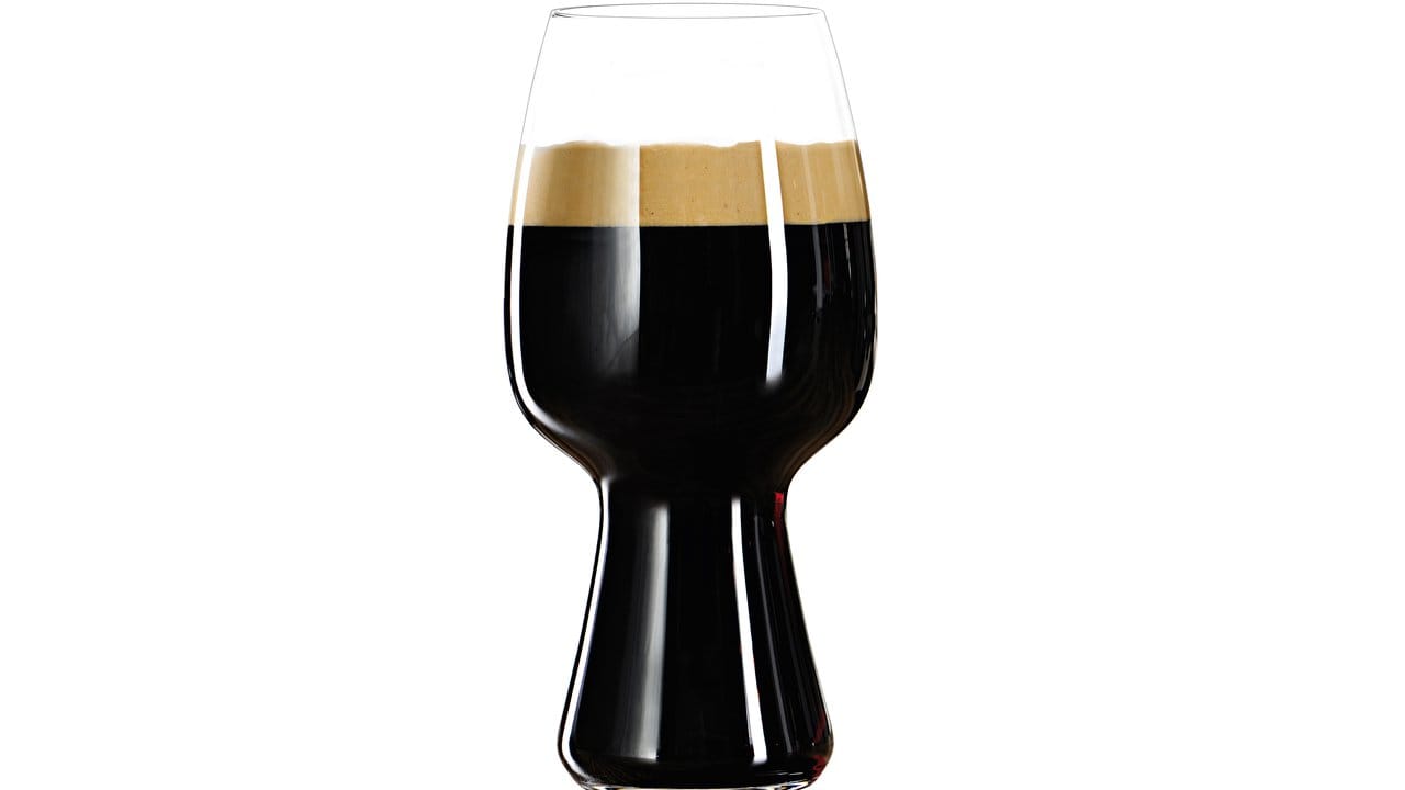 Für malzbetonte Biere ist ein bauchiges Glas ideal, das sich nach oben verjüngt - wie etwa das typische Stoutglas.