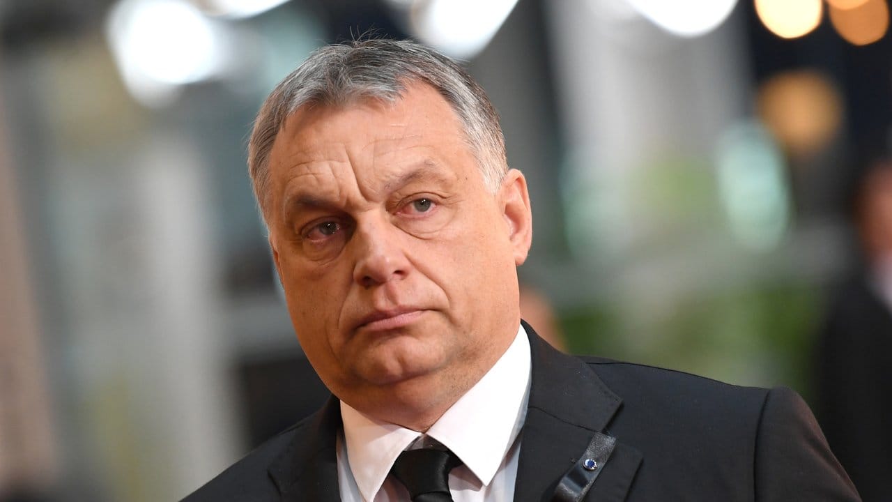 Ungarns Ministerpräsident Viktor Orban sagte in einer Rede vor den EU-Abgeordneten, der Sargentini-Bericht weise zahlreiche faktische Fehler auf. Ungarns Ministerpräsident Viktor Orban sagte in einer Rede vor den EU-Abgeordneten, der Sargentini-Bericht weise zahlreiche faktische Fehler auf.