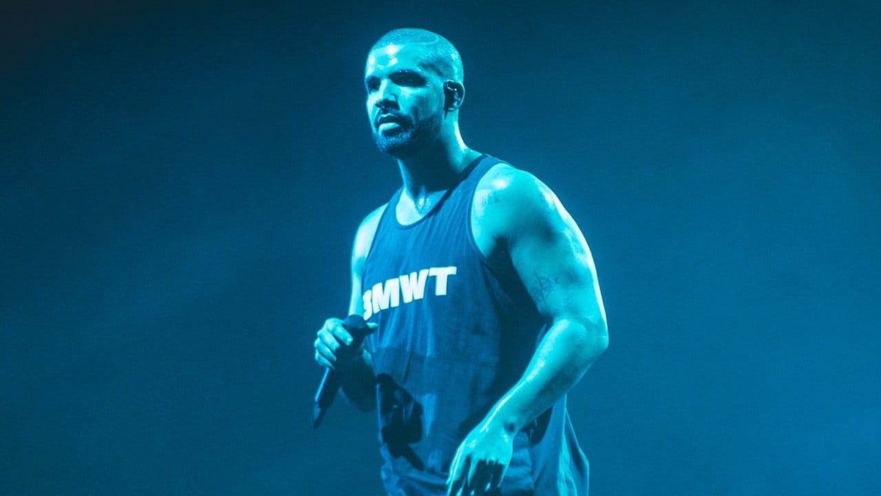 Der kanadische Rapper Drake geht mit acht Nominierungen ins AMA-Rennen. Der kanadische Rapper Drake geht mit acht Nominierungen ins AMA-Rennen.
