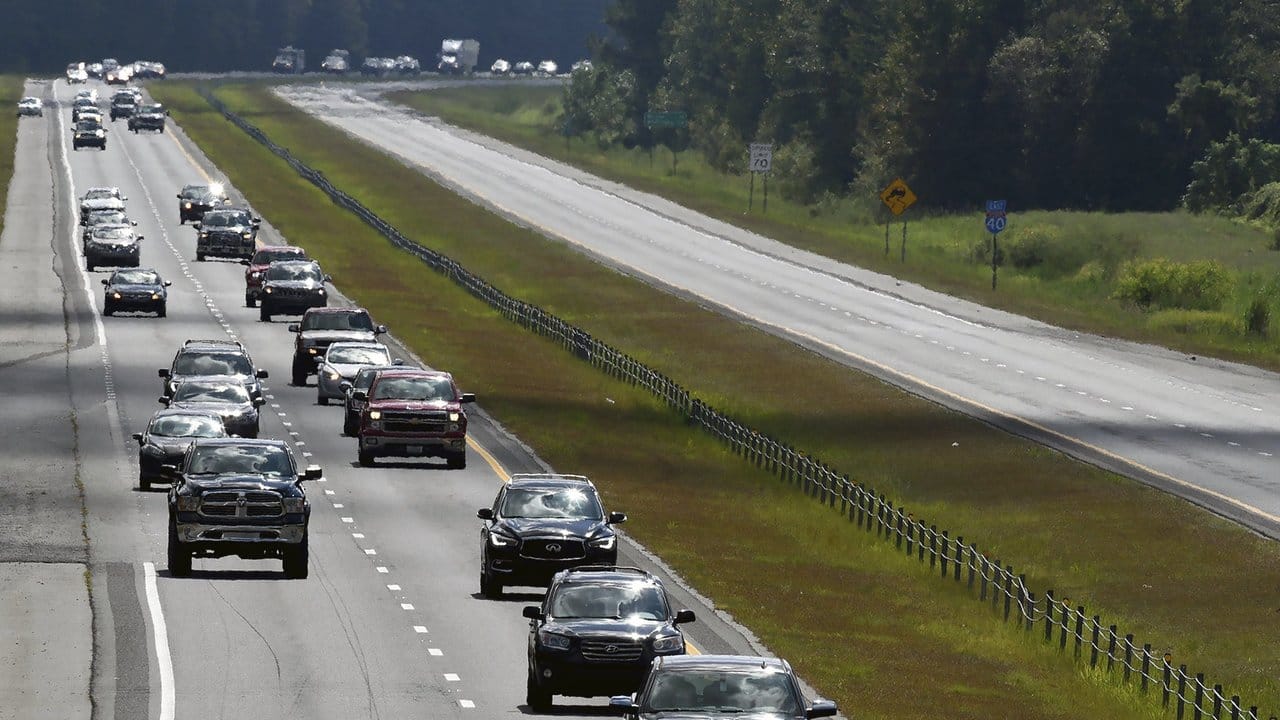 In Sicherheit bringen: Autos fahren auf der I-40 in Richtung Westen.