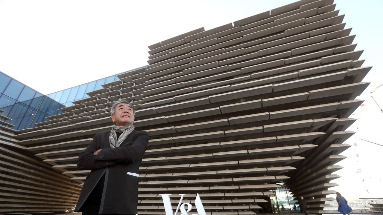 Der japanische Architekt Kengo Kuma ließ sich von der Geschichte und den Klippen Dundees inspirieren. Der japanische Architekt Kengo Kuma ließ sich von der Geschichte und den Klippen Dundees inspirieren.