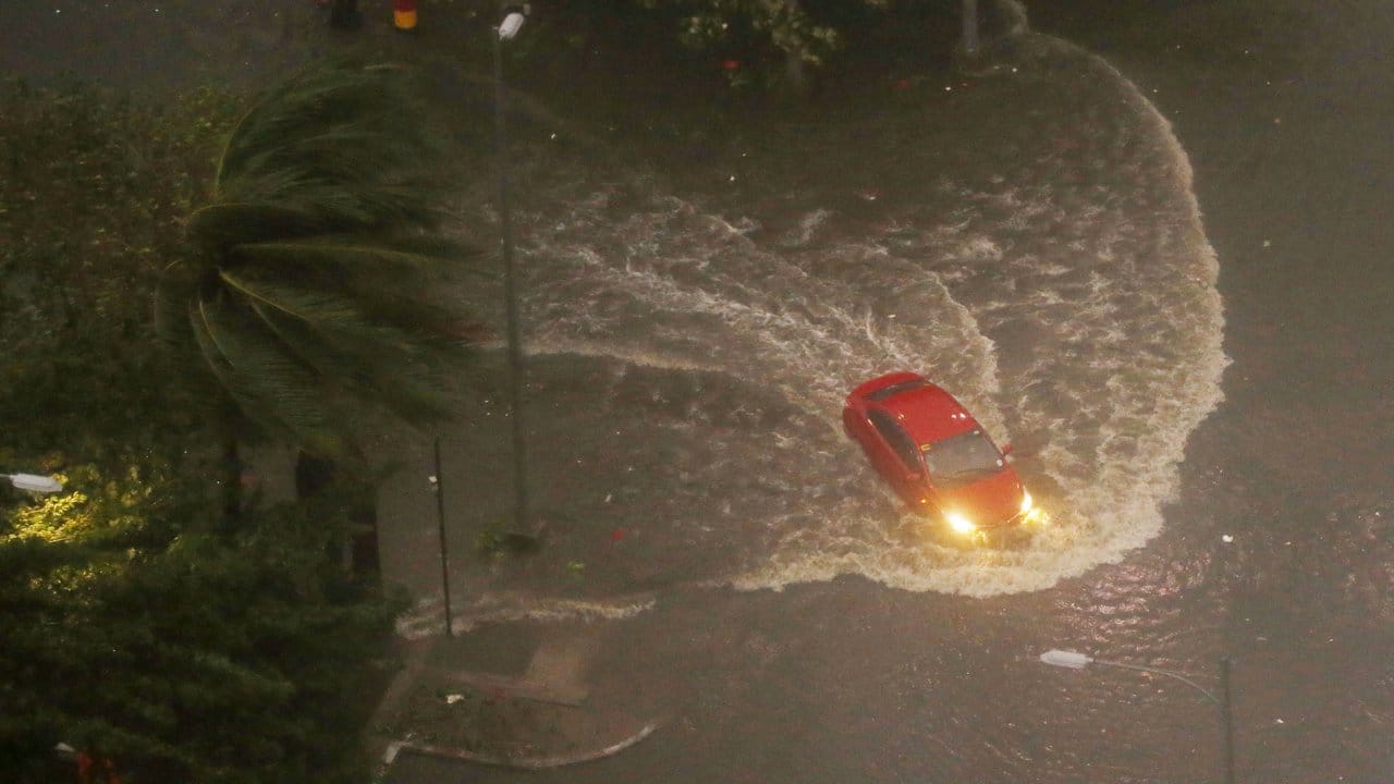 Manila unter Wasser: Taifun "Mangkhut" hat auf den Philippinen schwere Überschwemmungen ausgelöst.