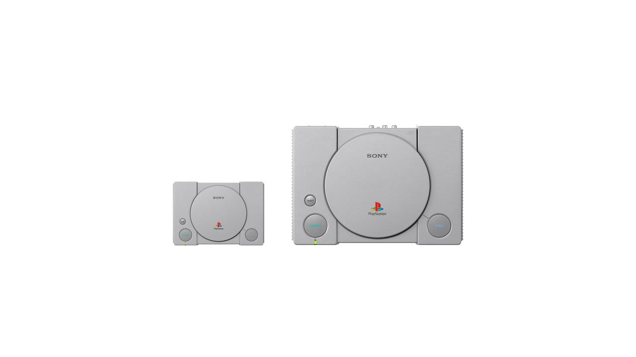 Sonys Playstation Classic (links) wurde auf rund 45 Prozent der Größe der Playstation aus den 1990er Jahren geschrumpft.