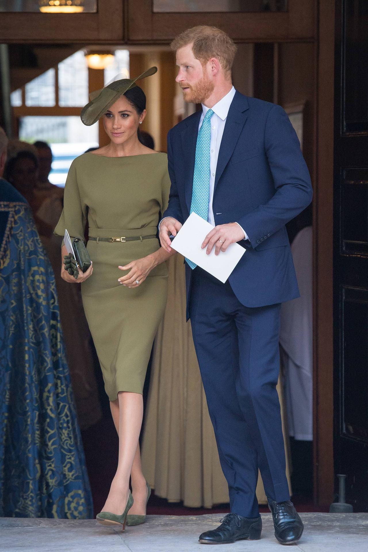 Die Taufe von Prinz Louis im Juli 2018: Zum Gottesdienst kam Herzogin Meghan in einer Kombi aus khakifarbenem Kleid und passenden Accessoires.