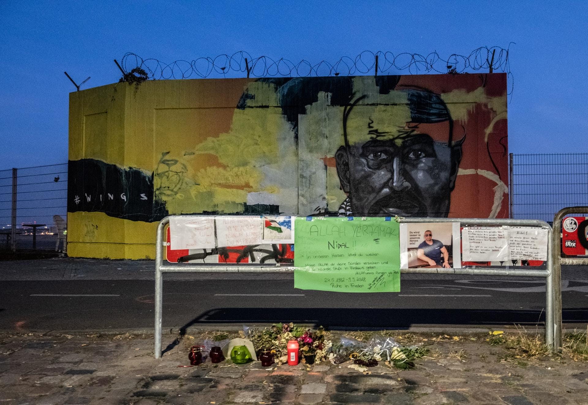 Der Intensivtäter Nidal R. ist von bislang unbekannten Tätern am Tempelhofer Feld erschossen worden. In der Nähe des Tatorts malte jemand ein Wandbild mit seinem übergroßem Portrait. Der Intensivtäter Nidal R. ist von bislang unbekannten Tätern am Tempelhofer Feld erschossen worden. In der Nähe des Tatorts malte jemand ein Wandbild mit seinem übergroßem Portrait.