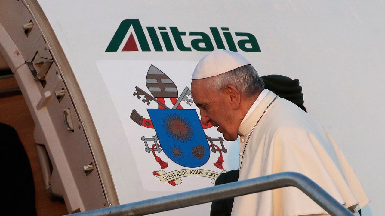 Papst Franziskus bricht zu seiner ersten Reise in die baltischen Länder Litauen, Lettland und Estland auf.