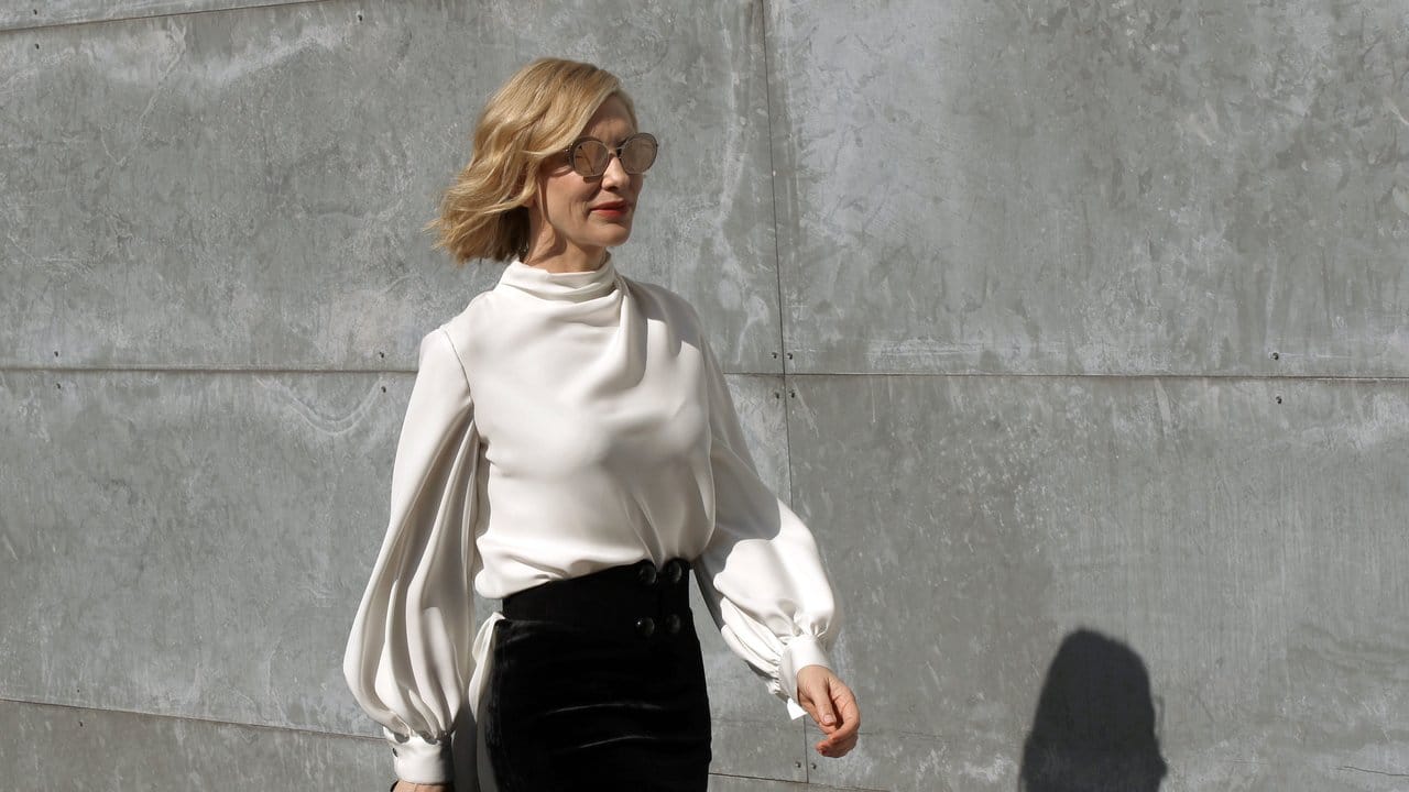 Cate Blanchett auf dem Weg zur Armani-Show.