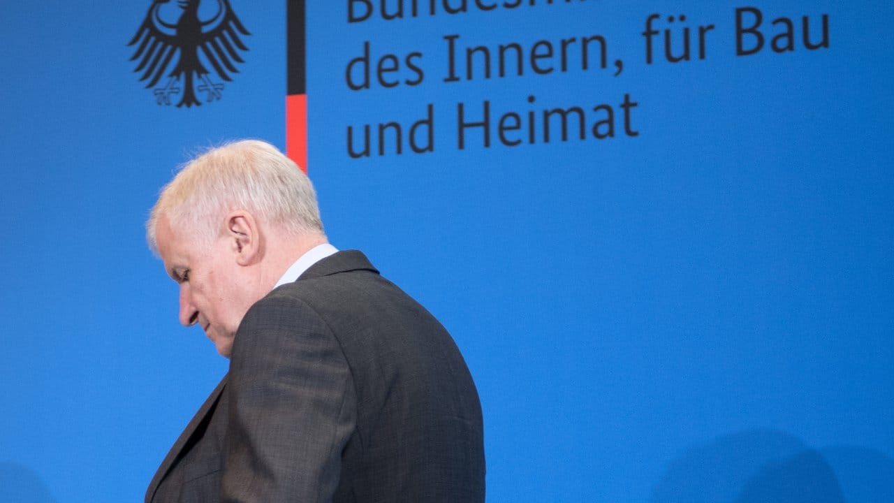 Horst Seehofer gibt nach den Koalitionsgesprächen ein Pressestatement im Bundesinnenministerium.