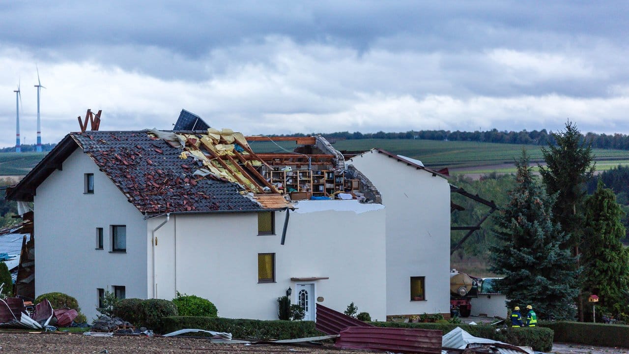 Abgedeckte Dächer in Nieder-Olm in Rheinland-Pfalz. Abgedeckte Dächer in Nieder-Olm in Rheinland-Pfalz.