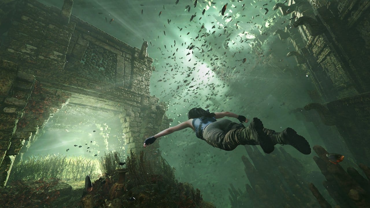 In "Shadow of the Tomb Raider" ist Grabräuberin Lara Croft mal wieder dauernd in Schwierigkeiten - hier unter Wasser.