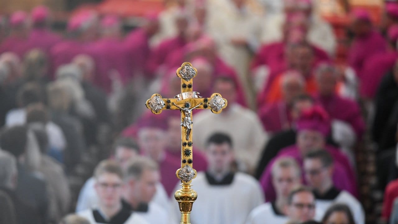 Zwischen 1946 und 2014 sollen insgesamt 1670 katholische Kleriker 3677 meist männliche Minderjährige sexuell missbraucht haben.