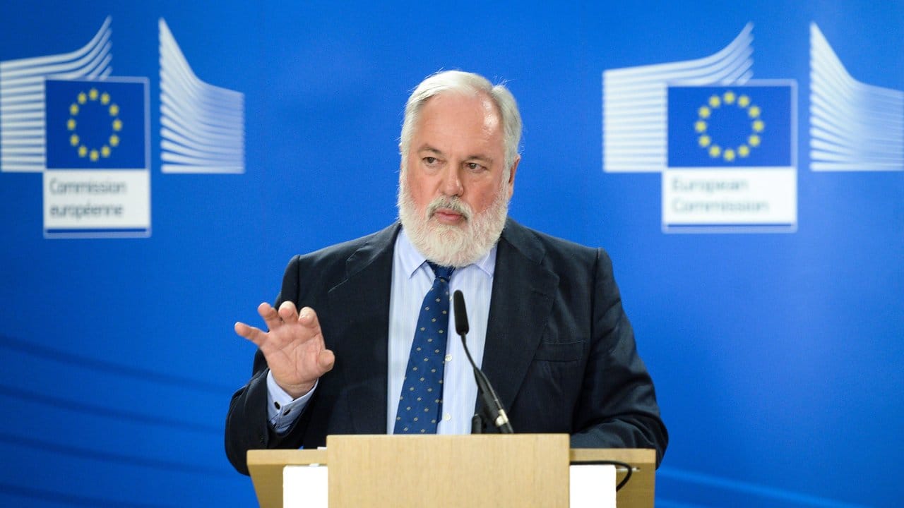 Miguel Arias Cañete, EU-Kommissar für Klimaschutz und Energie, hat den EU-Staaten den Vorschlag, das Klimaziel der Europäischen Union für 2030 weiter anzuheben, nicht zum Beschluss vorgelegt.