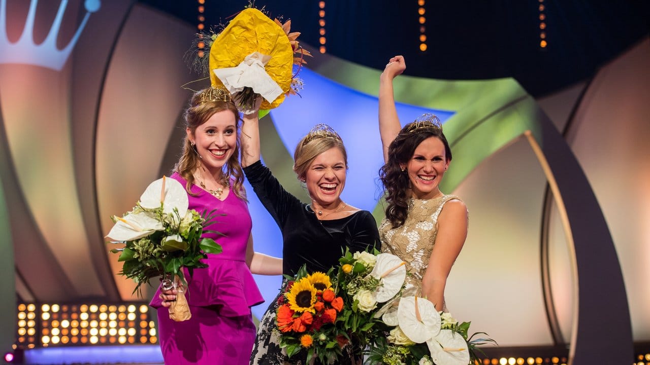Grenzenlose Freude: Weinkönigin Carolin Klöckner (M) mit den Weinprinzessinnen Klara Zehnder (l) und Inga Storck. Grenzenlose Freude: Weinkönigin Carolin Klöckner (M) mit den Weinprinzessinnen Klara Zehnder (l) und Inga Storck.