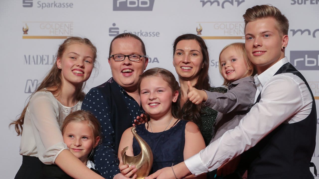 Angelo Kelly ist jetzt mit seiner ganz eigenen Family erfolgreich. Angelo Kelly ist jetzt mit seiner ganz eigenen Family erfolgreich.