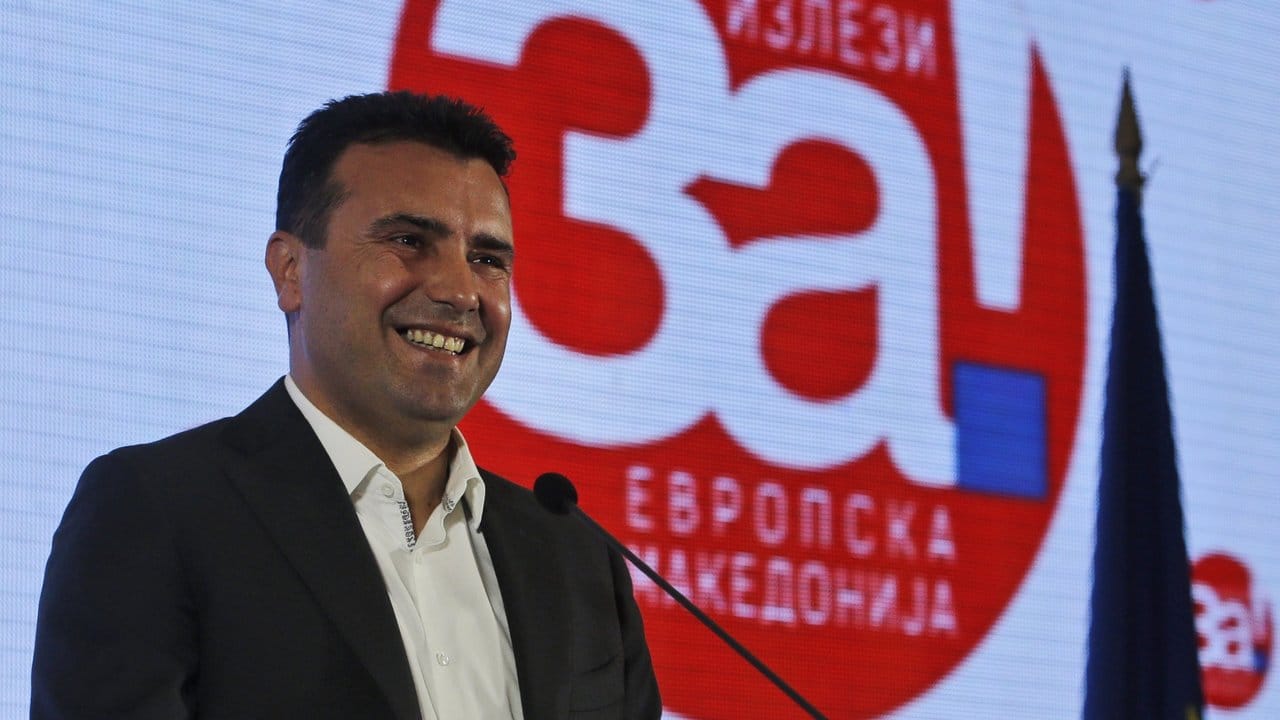 Zoran Zaev, Ministerpräsident von Mazedonien, spricht zu Journalisten. Zoran Zaev, Ministerpräsident von Mazedonien, spricht zu Journalisten.