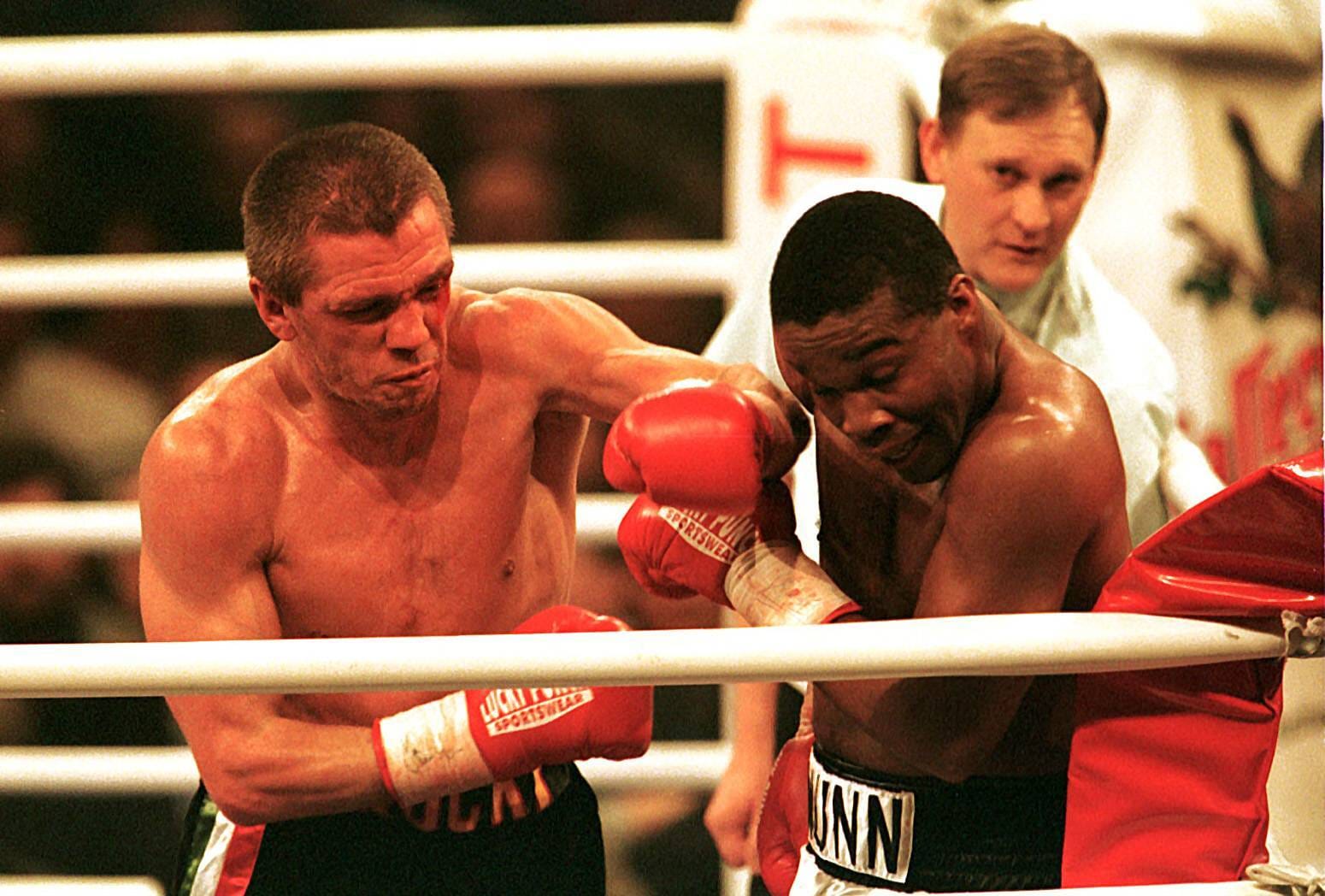 Gegen Michael Nunn (rechts) holt sich Rocky den WM-Titel 1998 zurück.
