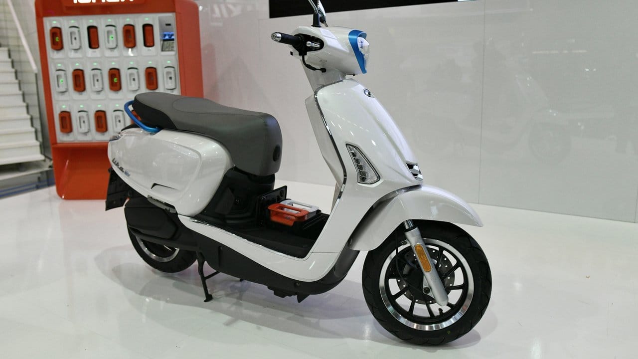 Der E-Roller New Like 110 EV von Kymco hat einen 3000-Watt-Motor - außerdem lässt sich das Smartphone mit dem Roller vernetzen.