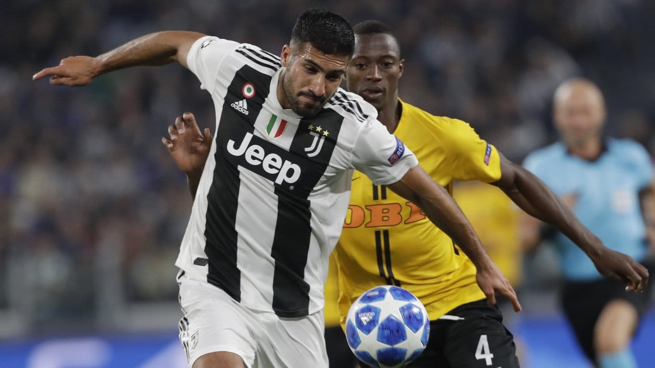 Juves Emre Can setzt sich gegen Bern-Akteur Mohamed Ali Camara durch. Juves Emre Can setzt sich gegen Bern-Akteur Mohamed Ali Camara durch.