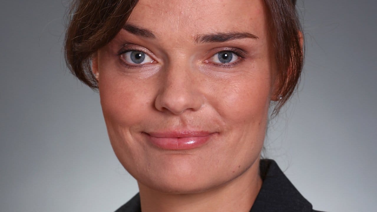 Carolin Semmler arbeitet als Juristin bei der Verbraucherzentrale Nordrhein-Westfalen. Carolin Semmler arbeitet als Juristin bei der Verbraucherzentrale Nordrhein-Westfalen.