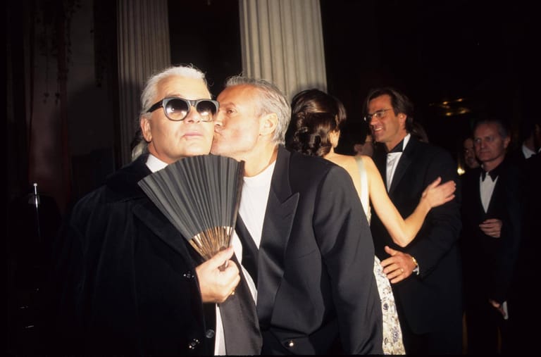 Karl Lagerfeld und Gianni Versace: Die beiden Designer verband eine enge Freundschaft.