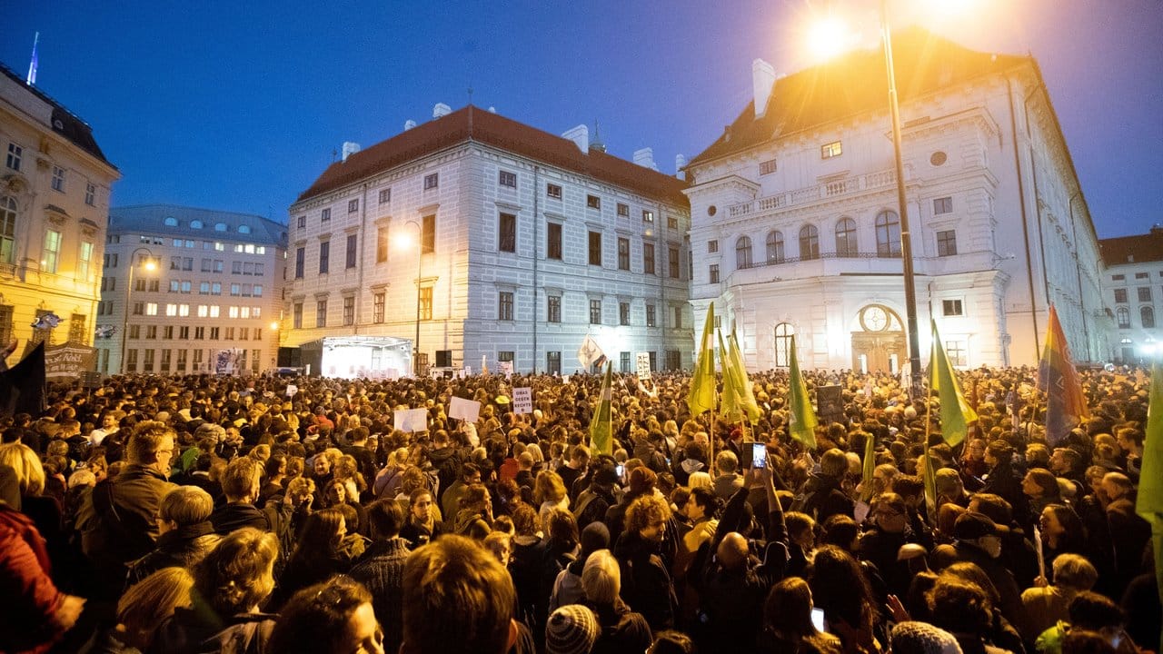 Der Protest richtet sich vor allem gegen Innenminister Herbert Kickl (FPÖ).