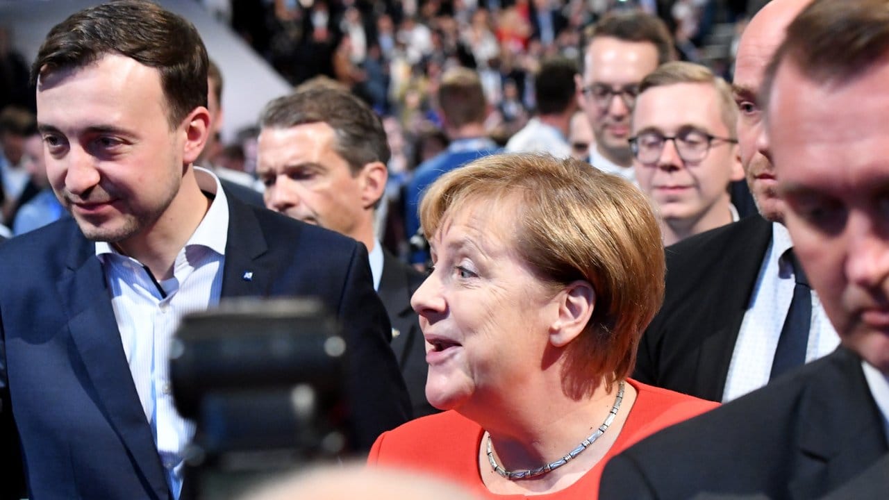 Bundeskanzlerin Merkel bei ihrer Ankunft beim Deutschlandtag der JU in Kiel.