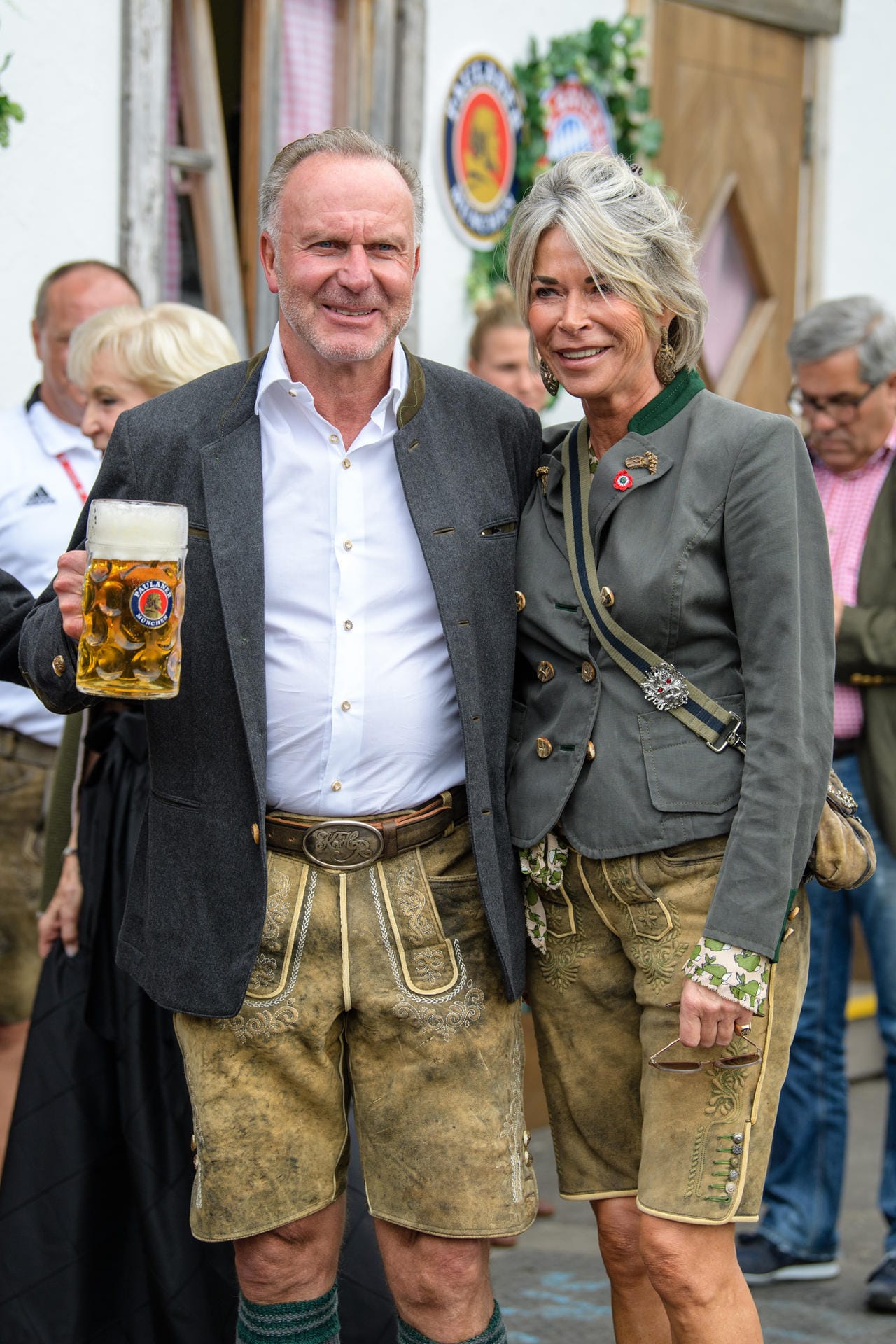 Karl-Heinz Rummenigge, Vorstandschef von FC Bayern, und Frau Martina.