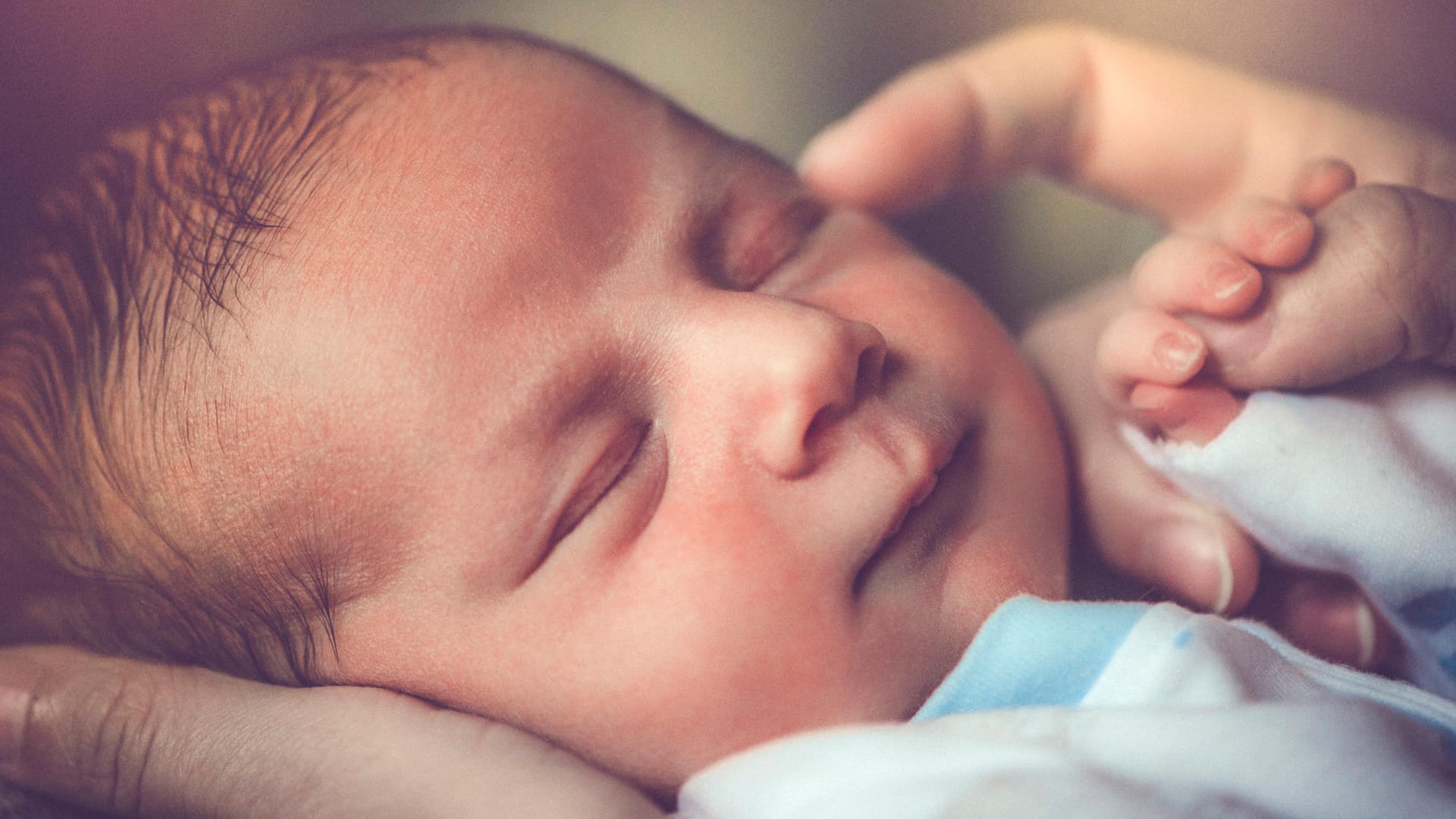 Neugeborenes: Im Juli, August und September kommen besonders viele Babys auf die Welt.