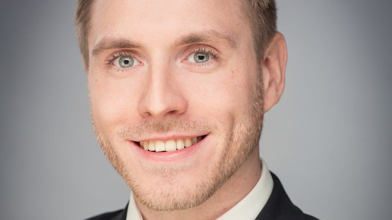 Julian Graf arbeitet bei der Verbraucherzentrale NRW. Julian Graf arbeitet bei der Verbraucherzentrale NRW.