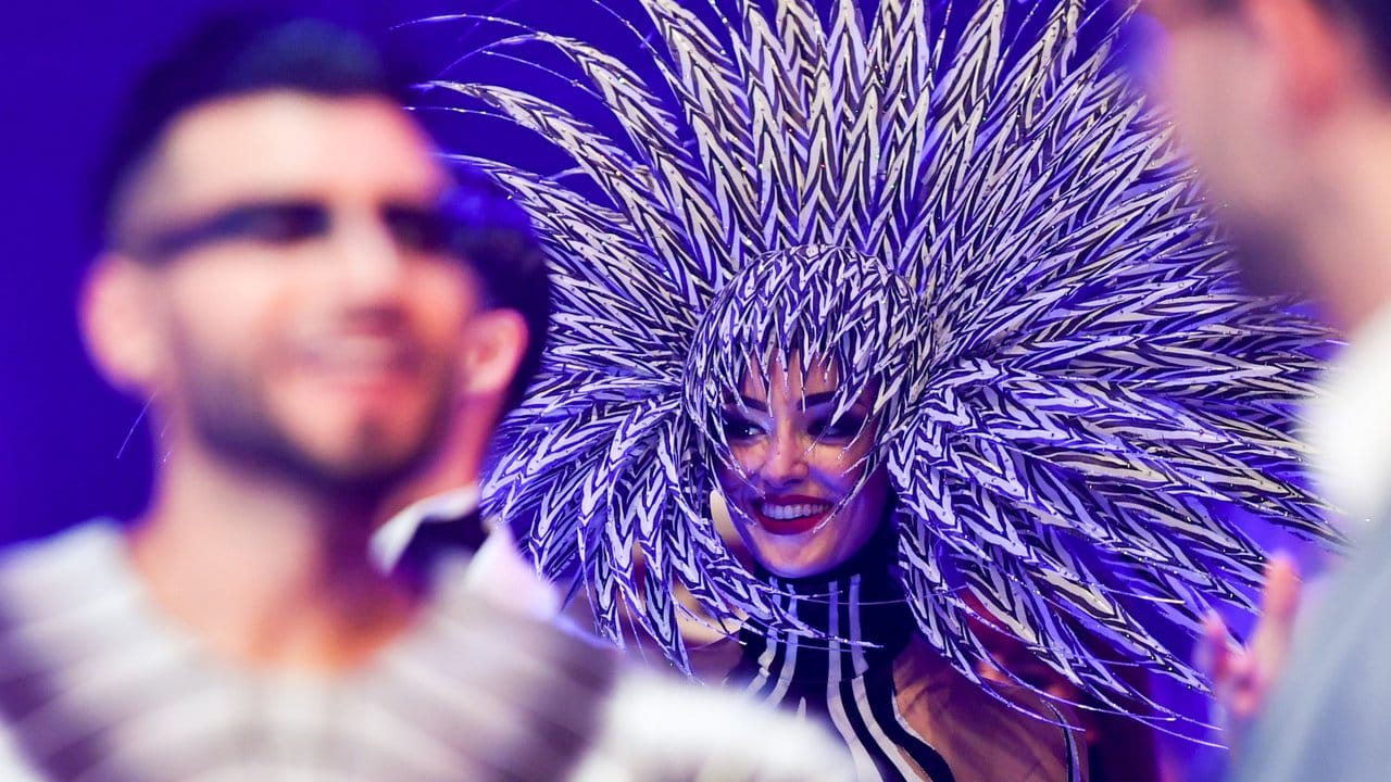 "Zebra Woman" in der neuen Show "Vivid" im Friedrichstadt-Palast. "Zebra Woman" in der neuen Show "Vivid" im Friedrichstadt-Palast.