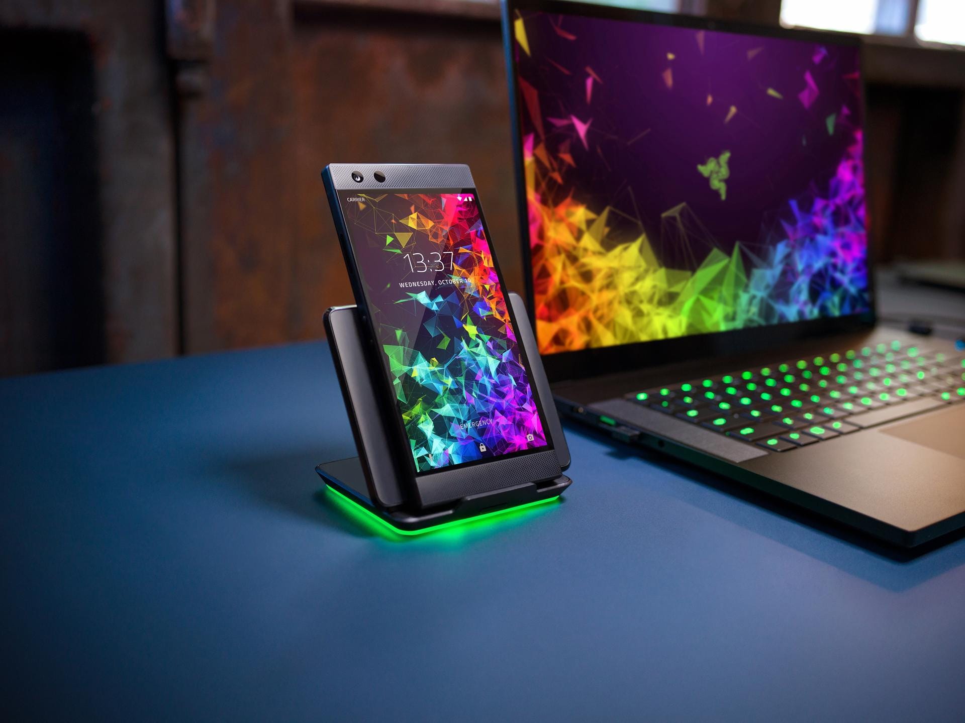 Bunt muss die Familie sein: Die Beleuchtungseffekte seines Gaming-Smartphones Phone 2 lehnt Razer an die Gaming-Laptops an.
