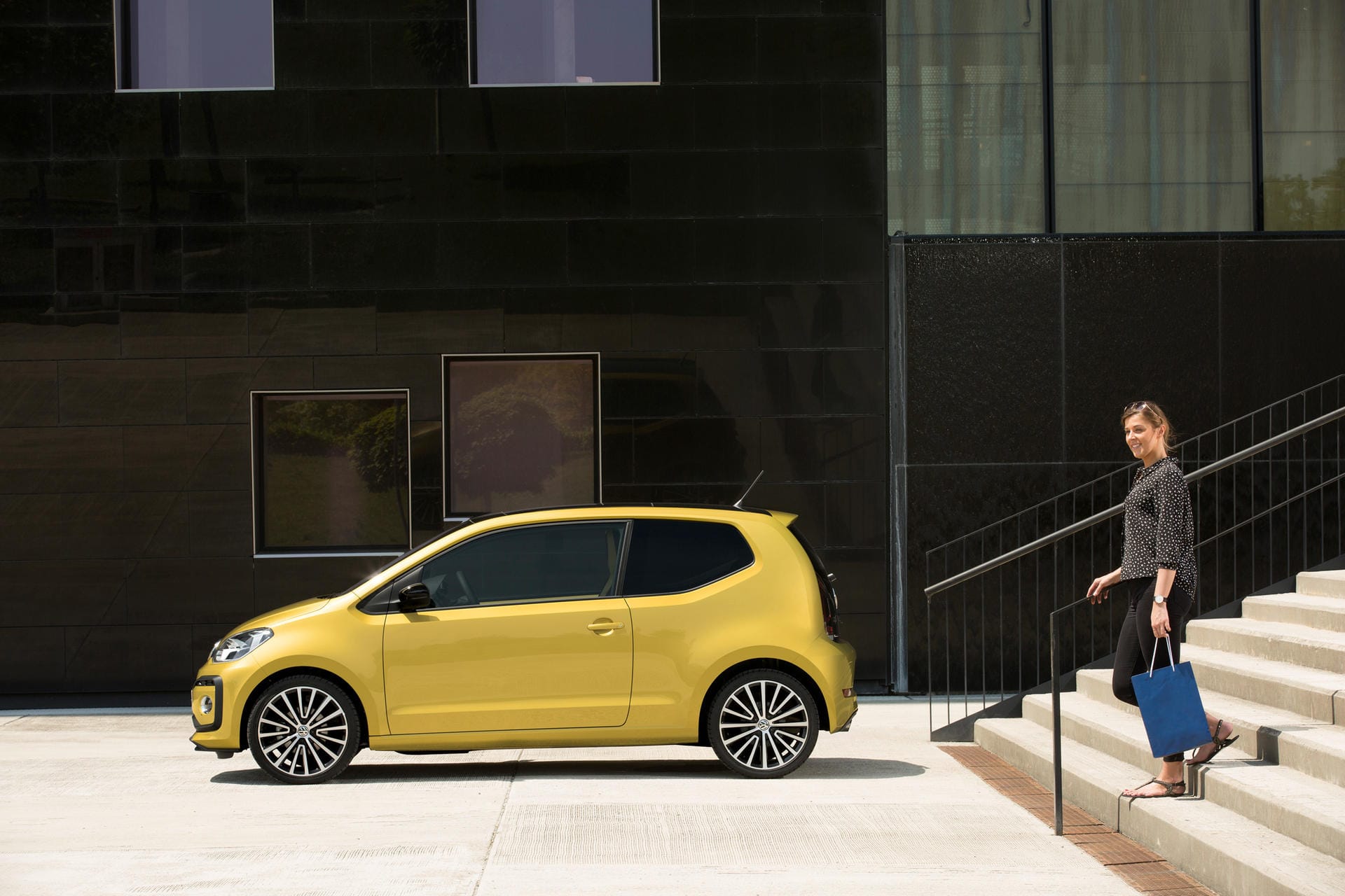 Volkswagen eco up: Das kleine Erdgasauto biete sich an, wenn man kein großes Auto benötige und eher in Städten als auf dem Land unterwegs sei. Laut VCD ist es eine günstige und saubere Wahl.