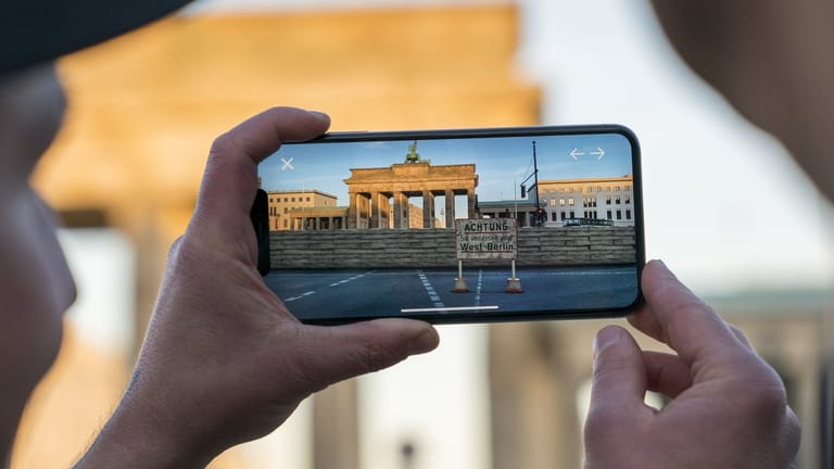"MauAR" lässt mit Hilfe von "Augmented Reality" die Berliner Mauer an ihrem historisch korrekten Ort wieder sichtbar werden.