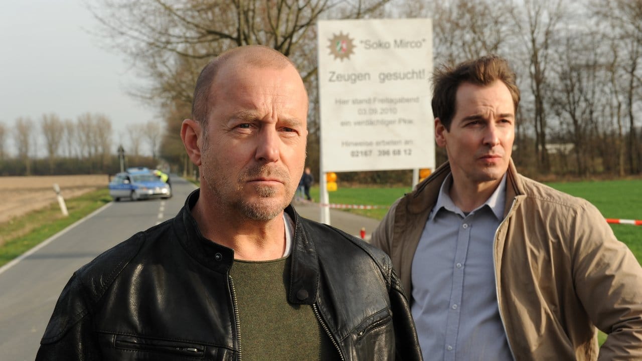 Ingo Thiel (Heino Ferch, l) und Mario Eckartz (Felix Kramer) suchen Zeugen. Ingo Thiel (Heino Ferch, l) und Mario Eckartz (Felix Kramer) suchen Zeugen.