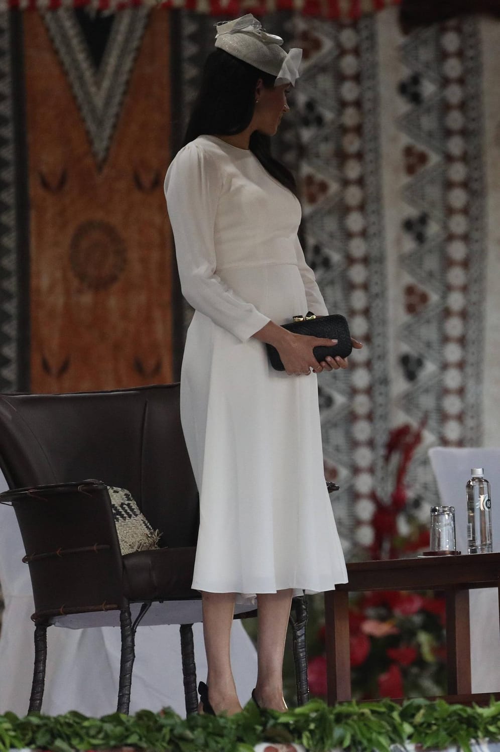 23. Oktober 2018: Herzogin Meghan zeigt ihren größer werdenden Bauch tagsüber in einem Kostüm von Zimmermann.
