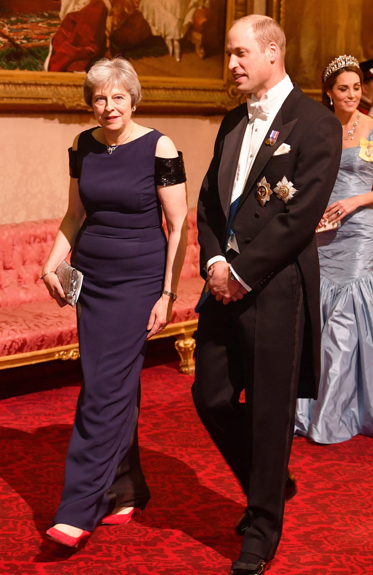 Prinz William: Der älteste Sohn von Prinz Charles kam in Begleitung von Großbritannien Premierministerin Theresa May.