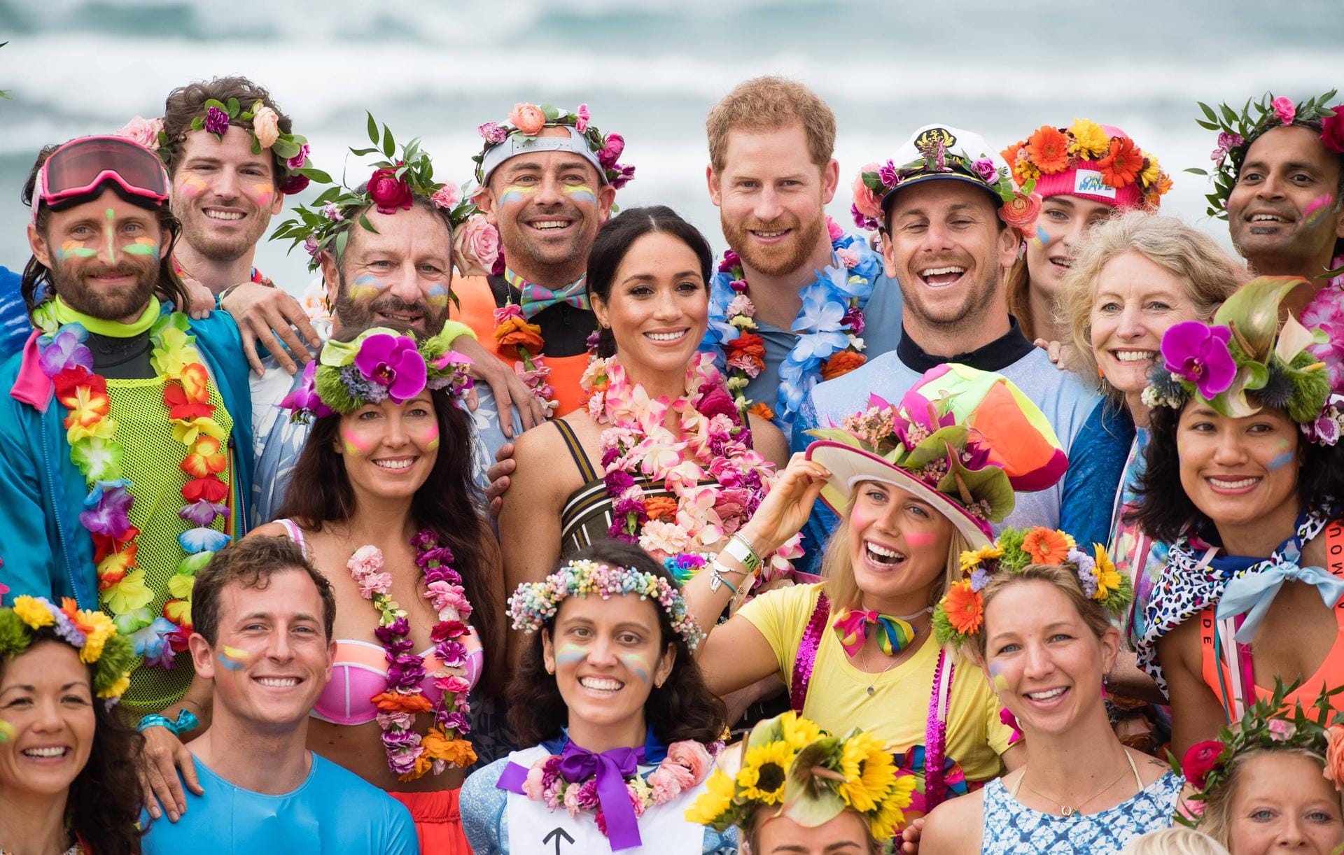 Begegnung mit der Surfer-Gruppe "OneWave": Die Royals nehmen am "Fluro Friday" teil, an dem sich die Gruppe über psychische Gesundheit austauscht.